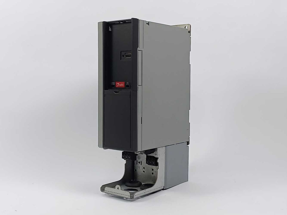 Danfoss FC-301P1K5T4E20H1XGXXXXSXXXXAXBXCXXXXDX 131B0955 Freq. Converter 1,5kW