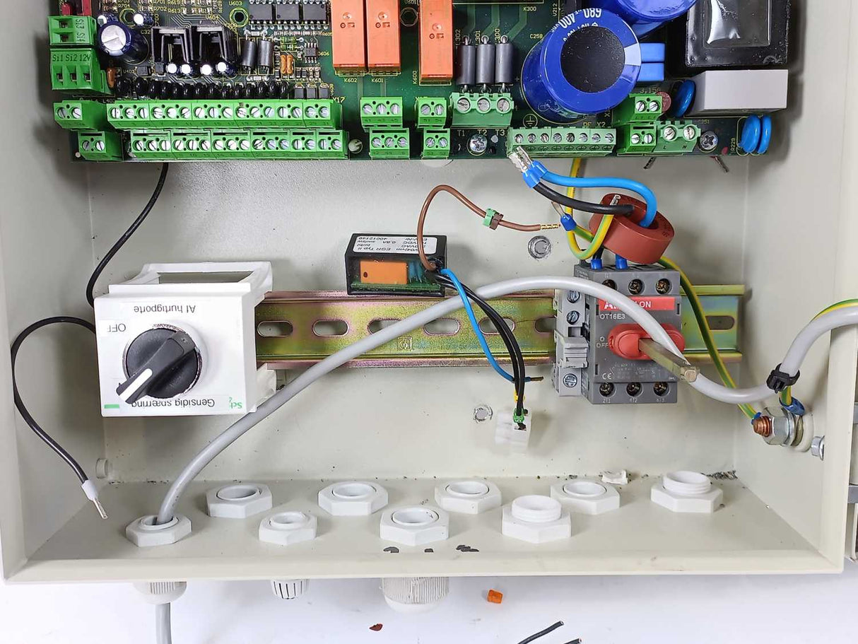 Rittal EB1556.009 Electric Box 6130412/002 W: FE547/3, A9A15151, OT16E3