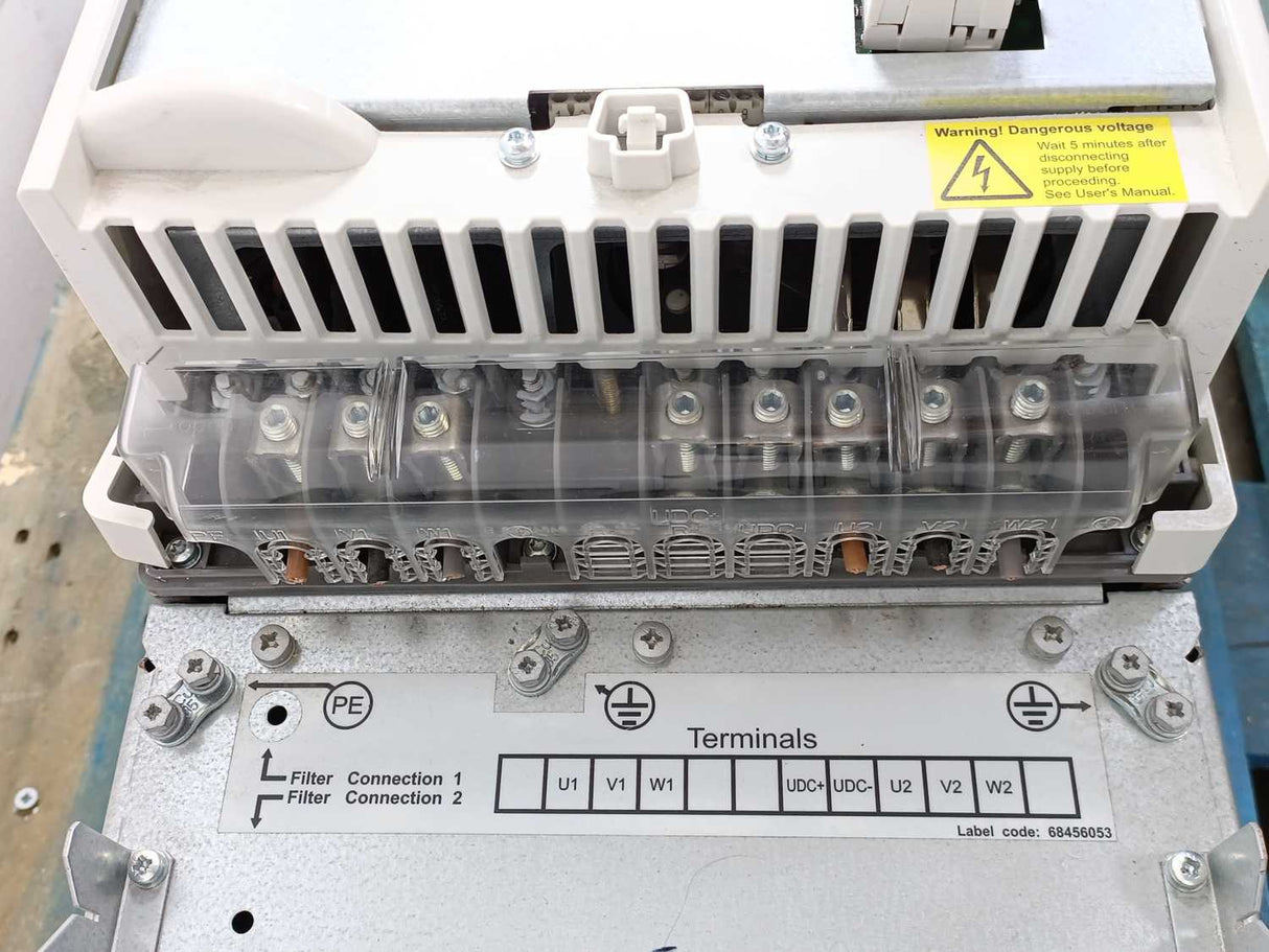 ABB ACS800-31-0025-3+K454+R705 IP21, UL Open Type + Control Panel CDP312R