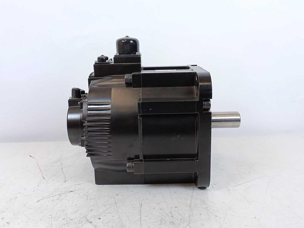 YASKAWA ELECTRIC SGMRV-37ANA-YR13 Servo Motor AC 3.7kW, 23.6A 200V