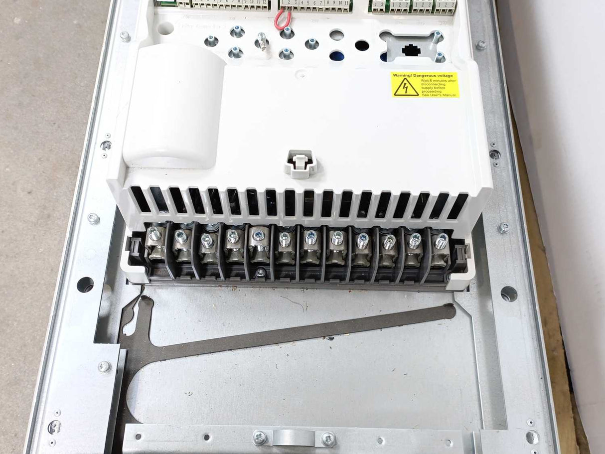 ABB ACS800-01-0050-3+B056+E202+P901+R705 IP55, UL Type 1+Control Panel CDP312R