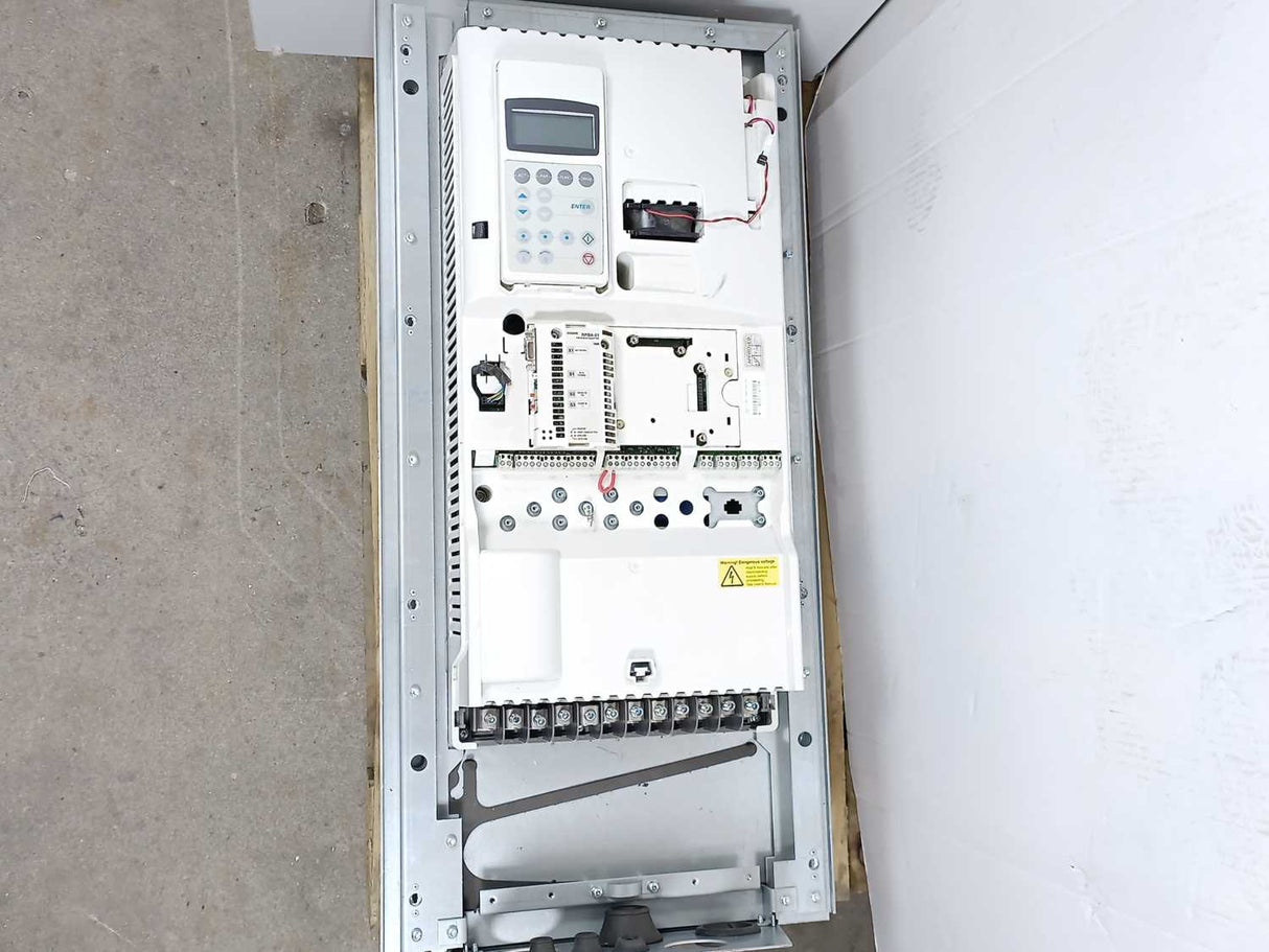 ABB ACS800-01-0050-3+B056+E202+P901+R705 IP55, UL Type 1+Control Panel CDP312R
