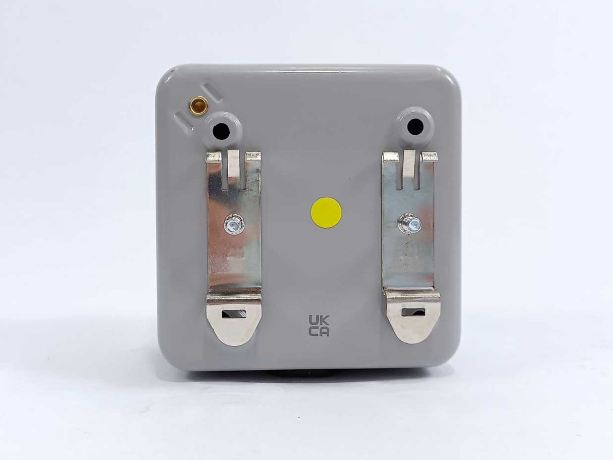 Volex VT1108SG 1 Gang Double Pole Switched Metalclad RCD Socket, 30mA
