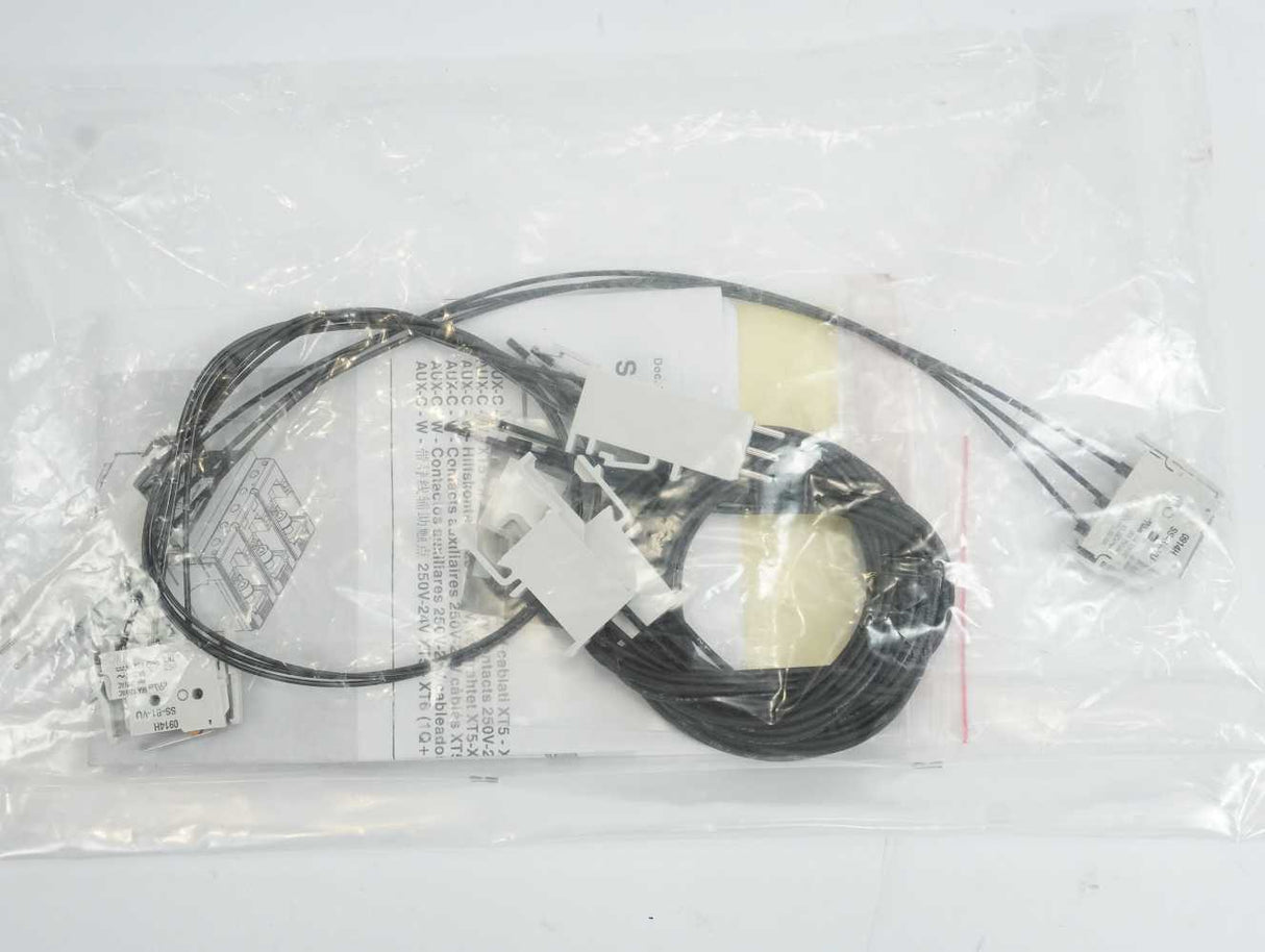 ABB 1SDA104789R1 Changeover Contact for XT5 Withdrawable Circuit Breaker