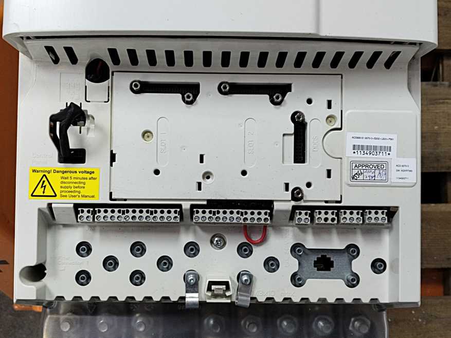 ABB ACS800-01-0070-3+E202+L503+P901 Frequency Converter