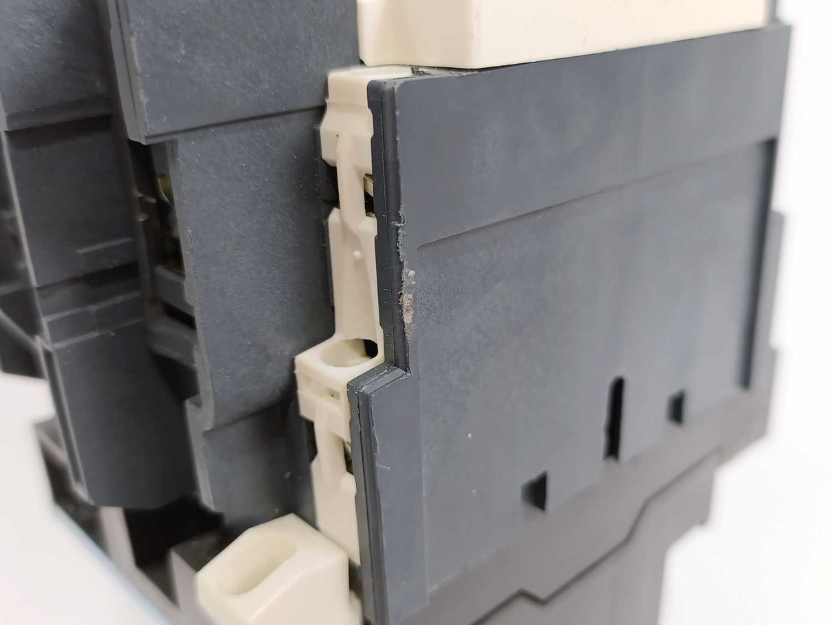 Schneider Electric LC1D80B7 Contactor w/ 24VAC Coil