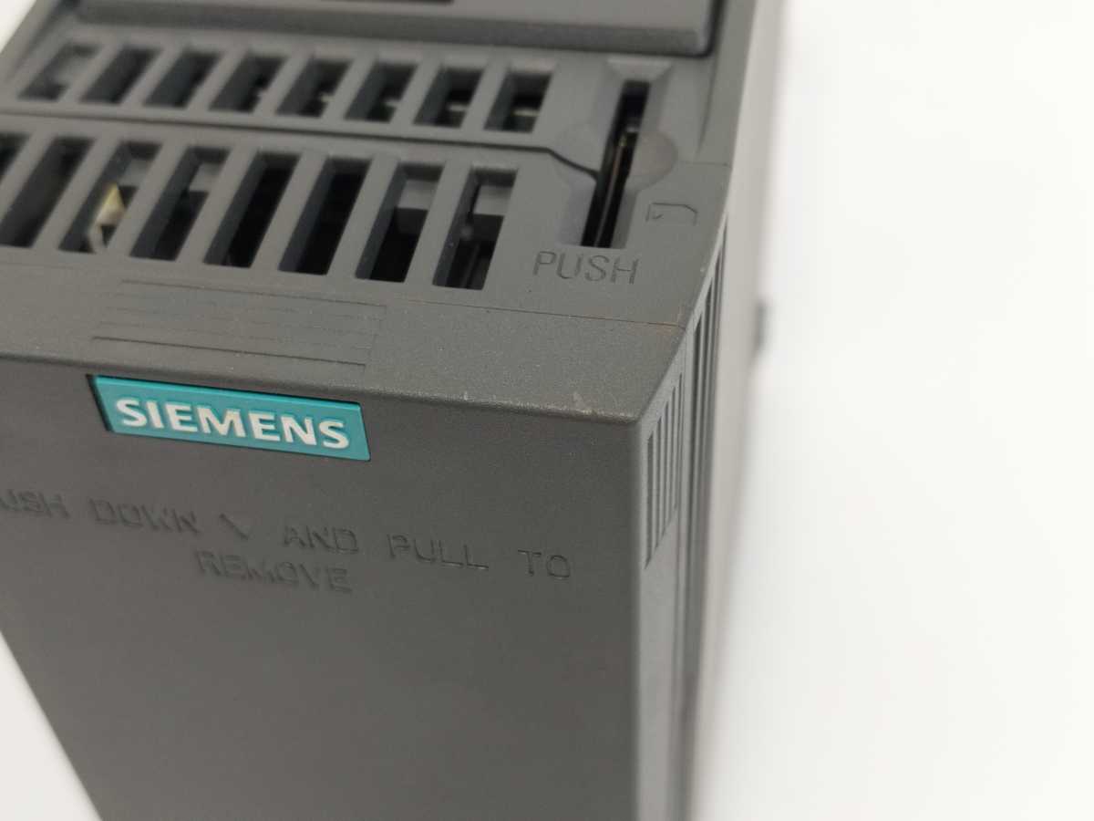 Siemens 6SL3210-1KE18-8AF1 SINAMICS G120C 4 kW Frequency Converter