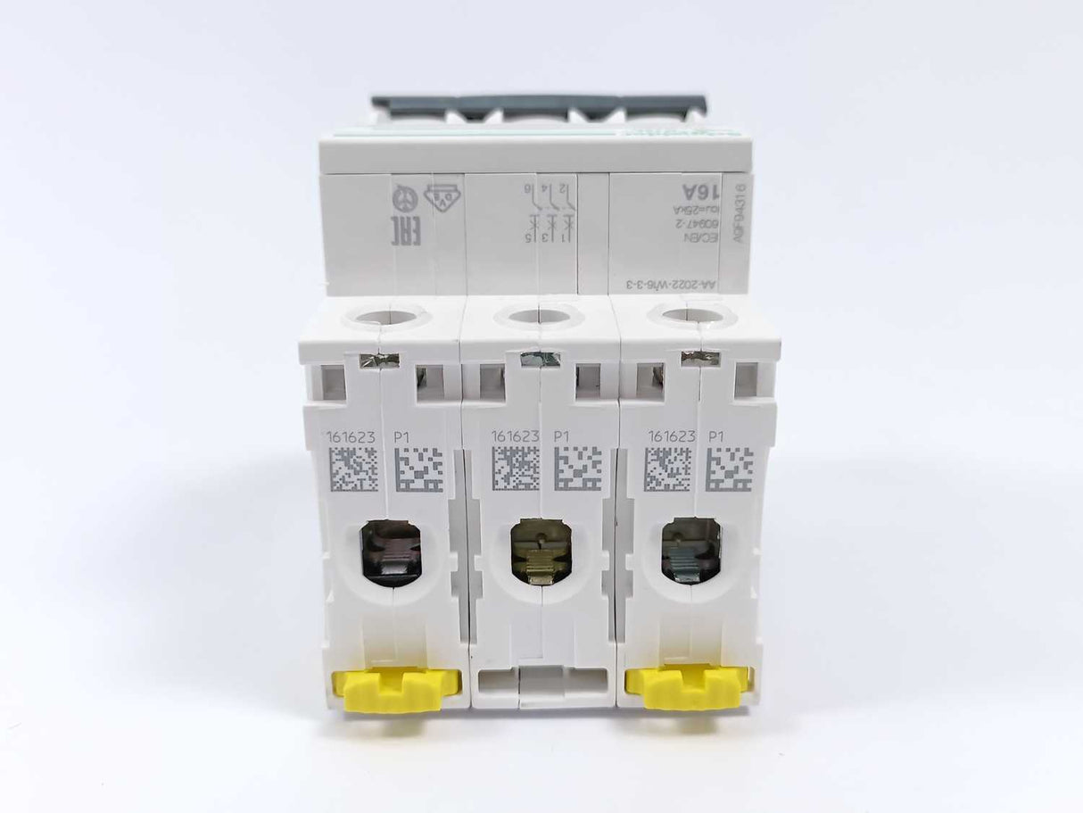Schneider Electric A9F94316 3P 16A Miniature Circuit Breaker