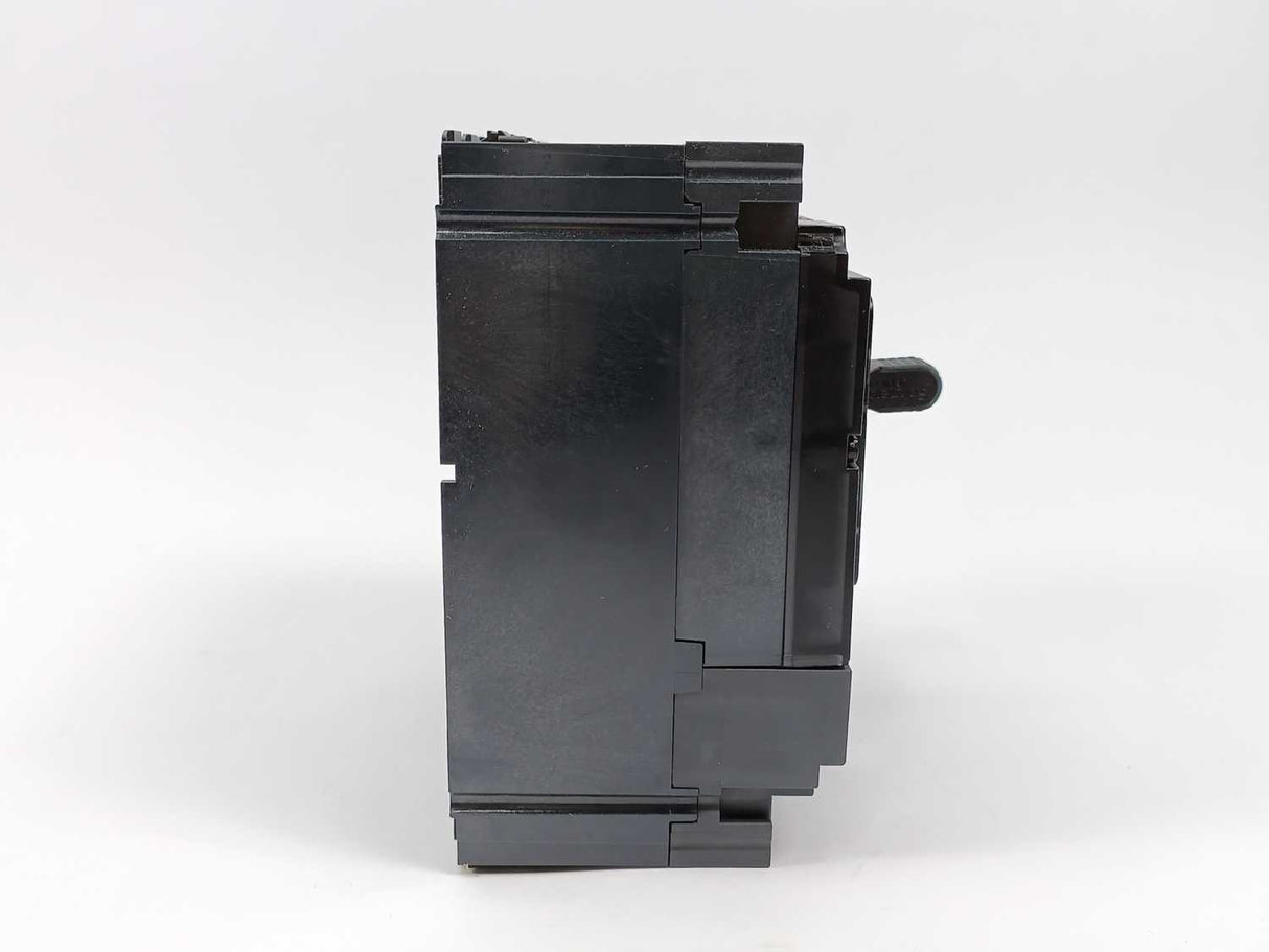Schneider Electric C10F4TM025 ComPacT NSX100F TM25D 4P4D Circuit Breaker
