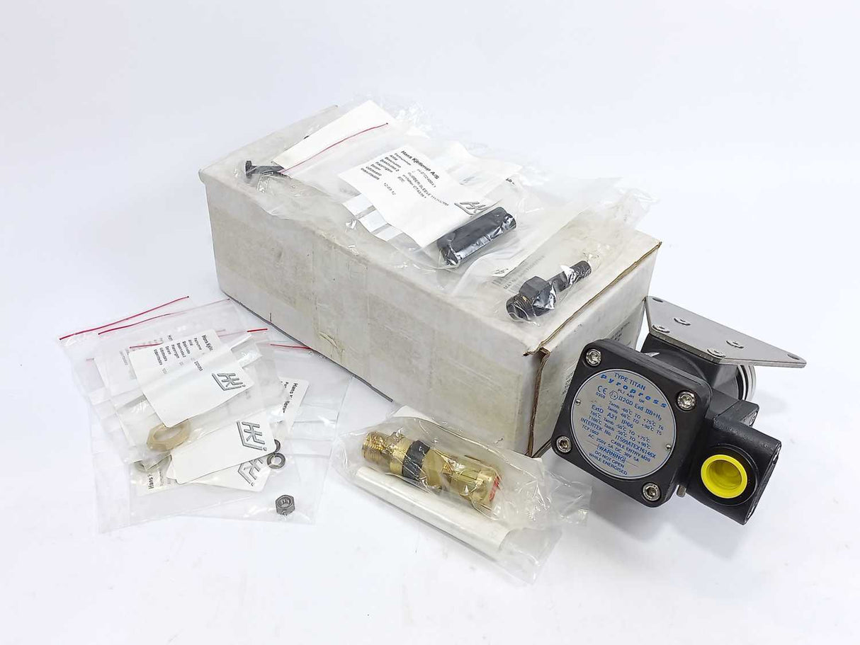 Pyropress PF261A1B/7R10F12P/32S1DB Titan Flameproof Pressure Switch w/ Extras
