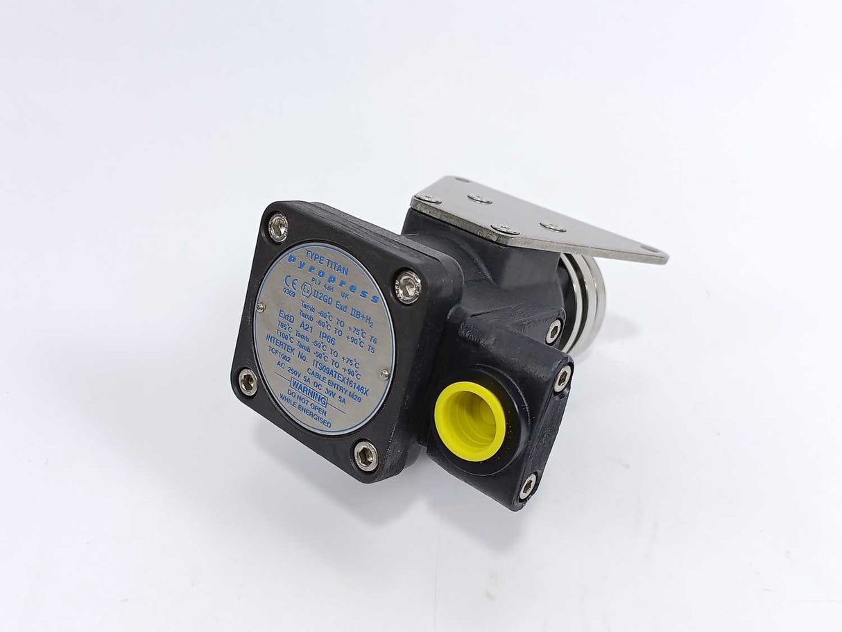 Pyropress PF261A1B/7R10F12P/32S1DB Titan Flameproof Pressure Switch w/ Extras