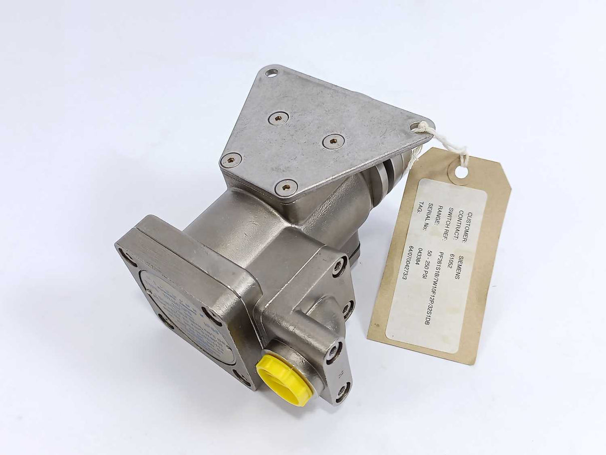 Pyropress PF261S1B/7W10F12P/32S1DB Titan Pressure Switch. Range 50-250PSI