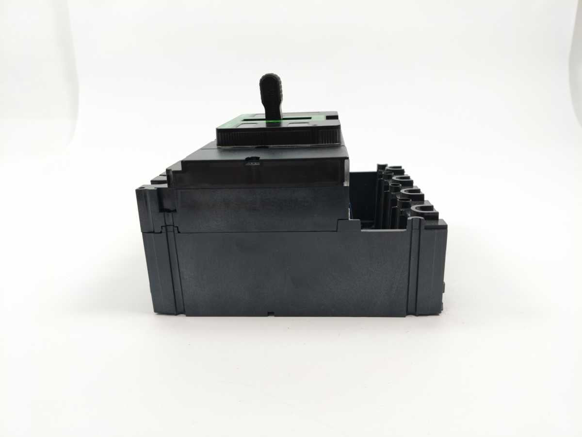Schneider Electric NSX160B Circuit Breaker Compact 160A 3Poles 3d