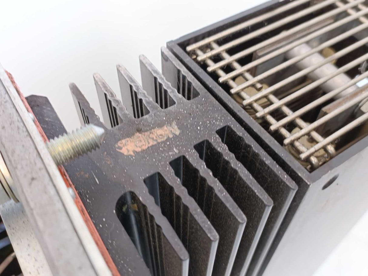 Indramat KDV1.3-100-220/300-W1 AC Servo Power Supply