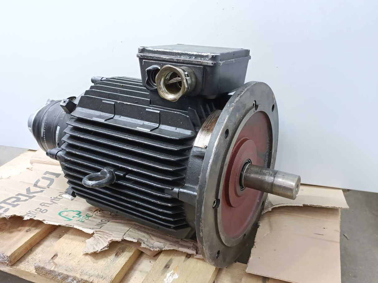 Indramat MAC132B-1-ID-4-C/B5-A-0/DJ520B AC Servo Motor