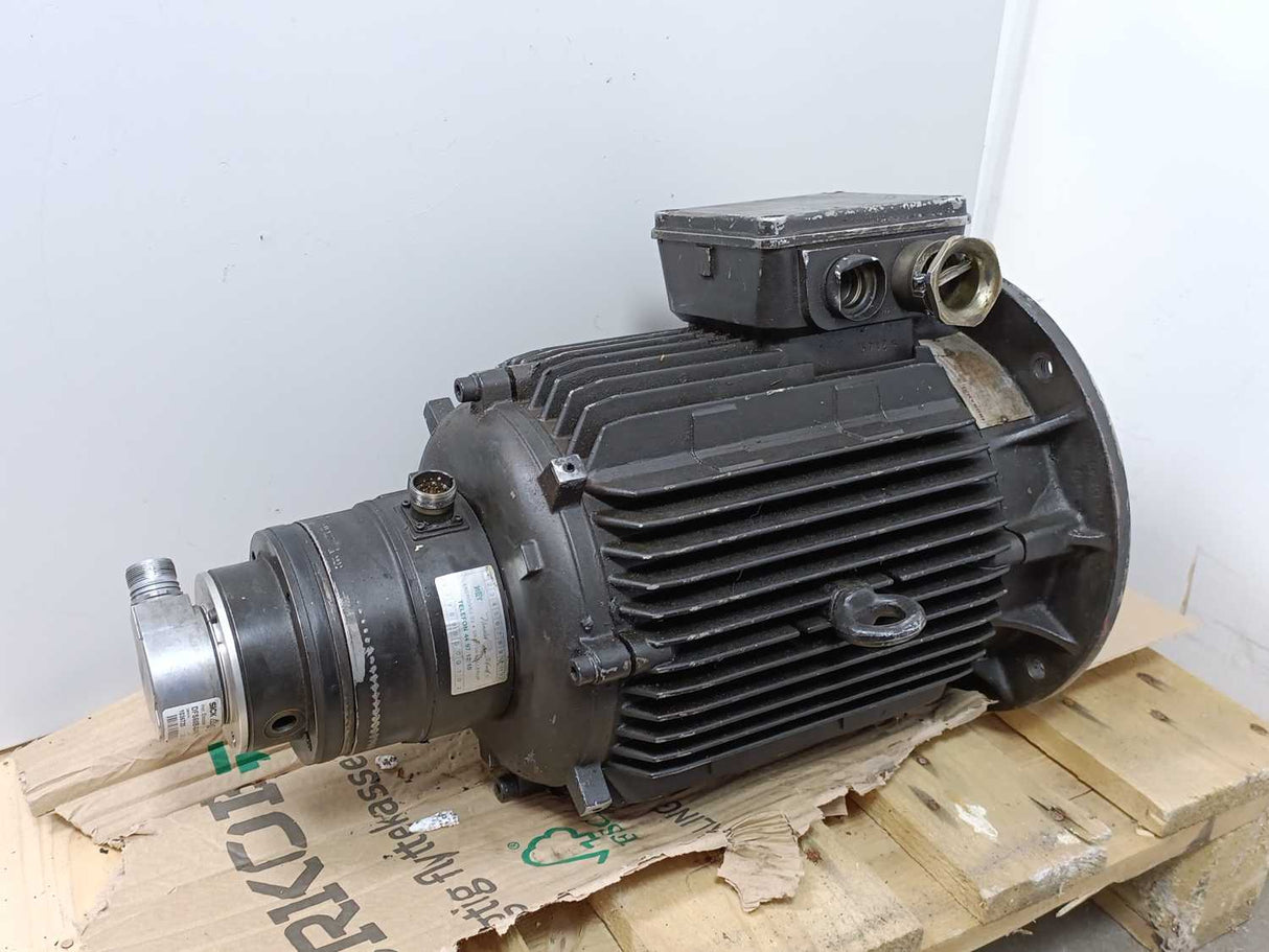 Indramat MAC132B-1-ID-4-C/B5-A-0/DJ520B AC Servo Motor