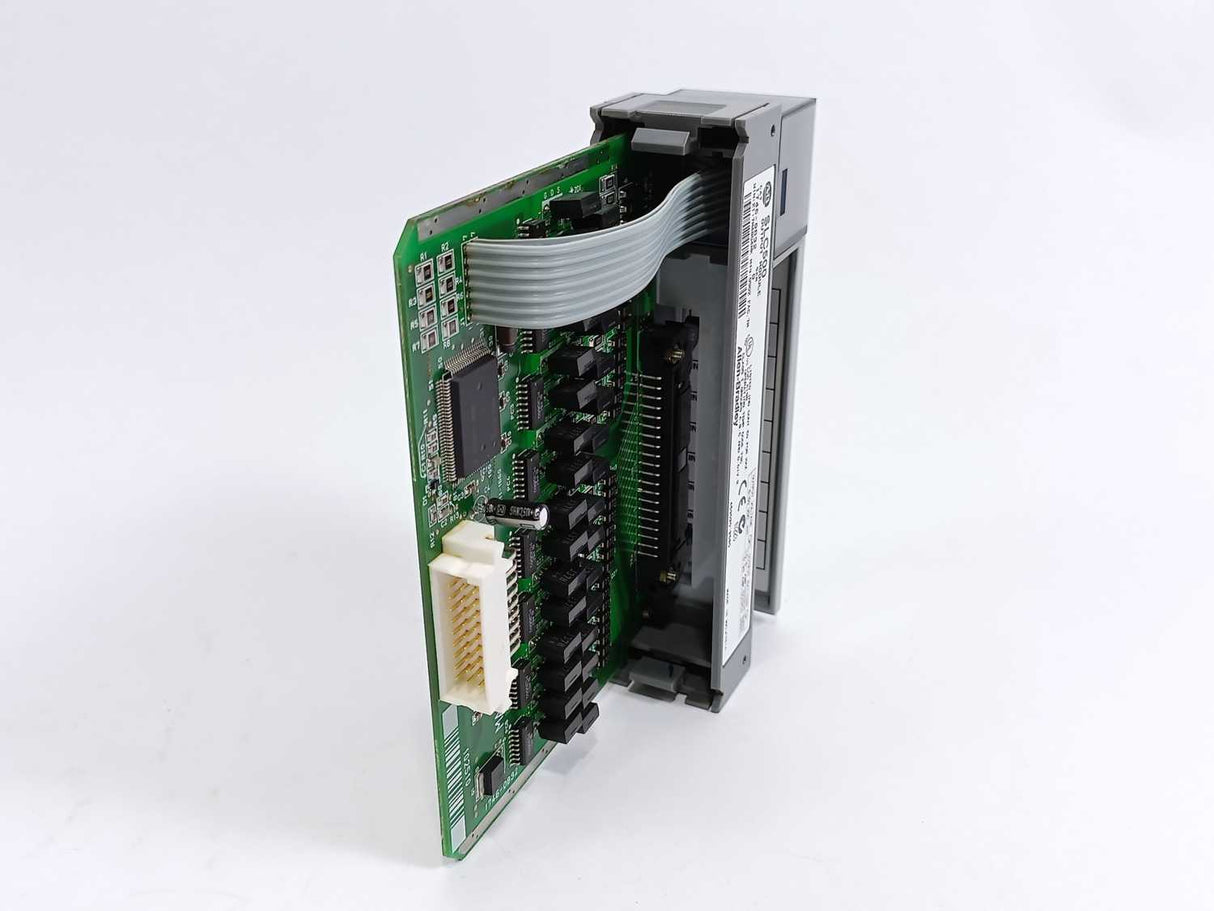 AB 1746-0B32 Ser. D SLC500 Output Module