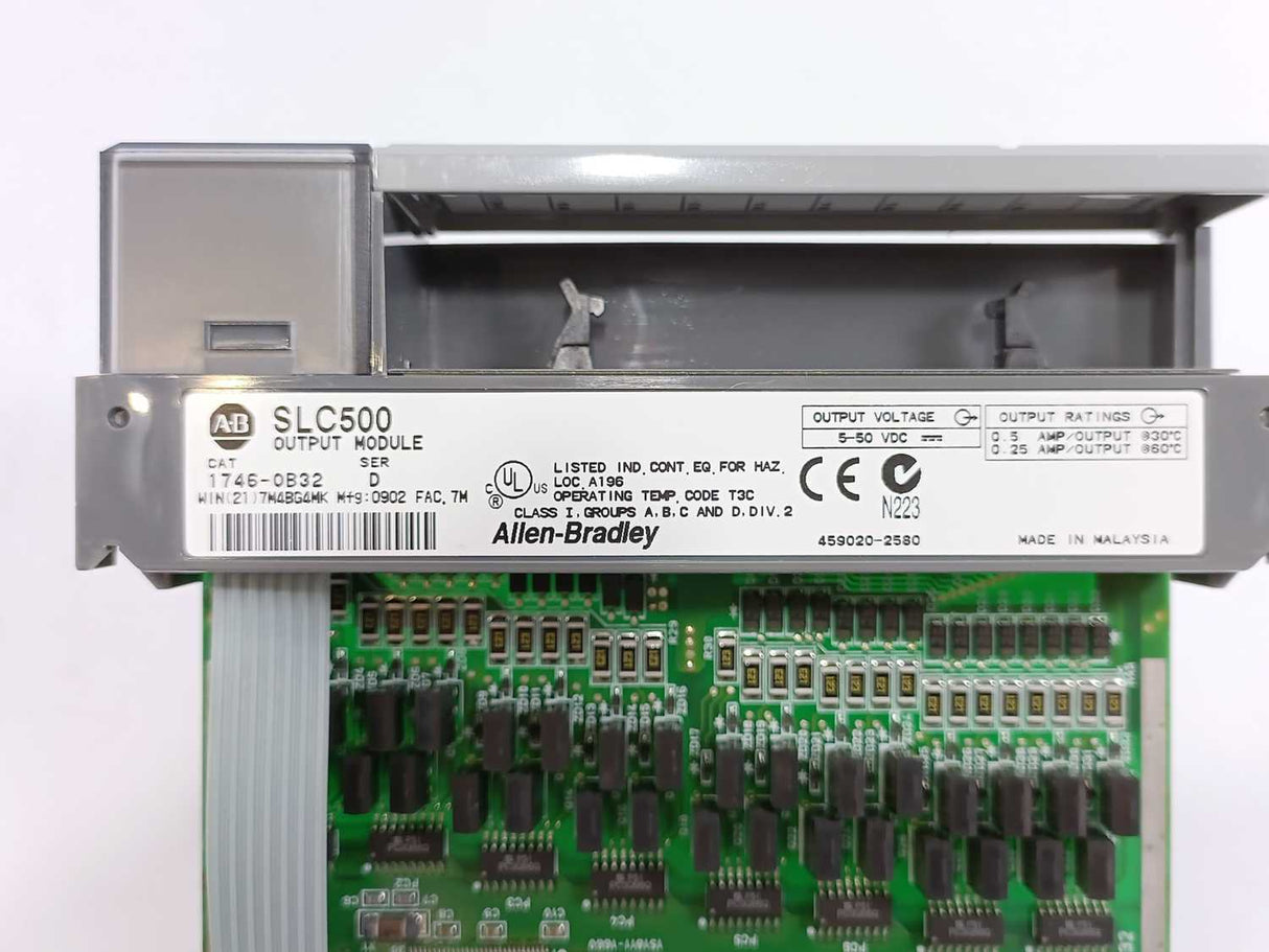 AB 1746-0B32 Ser. D SLC500 Output Module