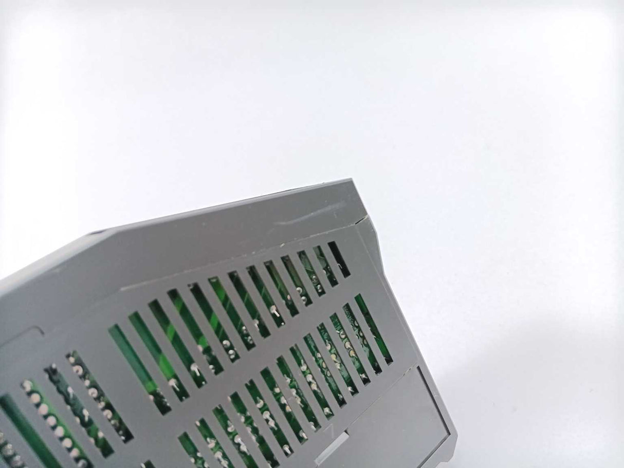 Idec PF3S-T32S Output Module