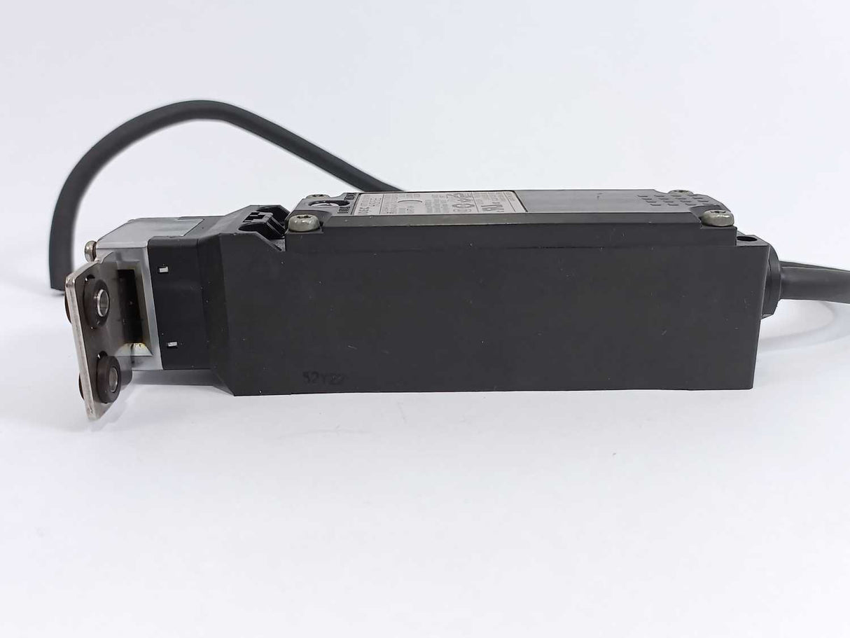 Idec HS5E-D4 Safety Door Switch