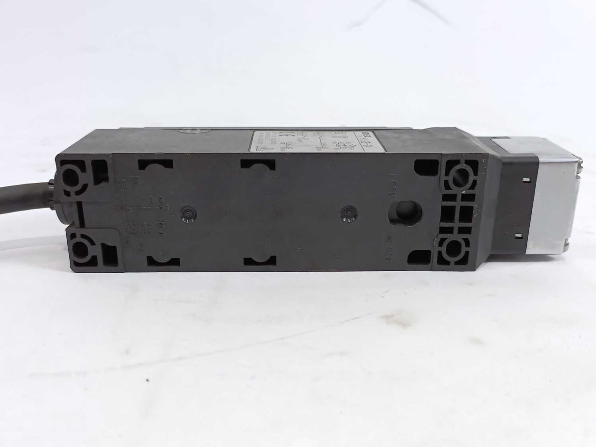 Idec HS5E-D4 Safety Door Switch