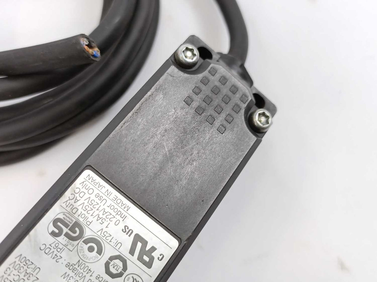 Idec HS5E-D4 Safety Door Switch
