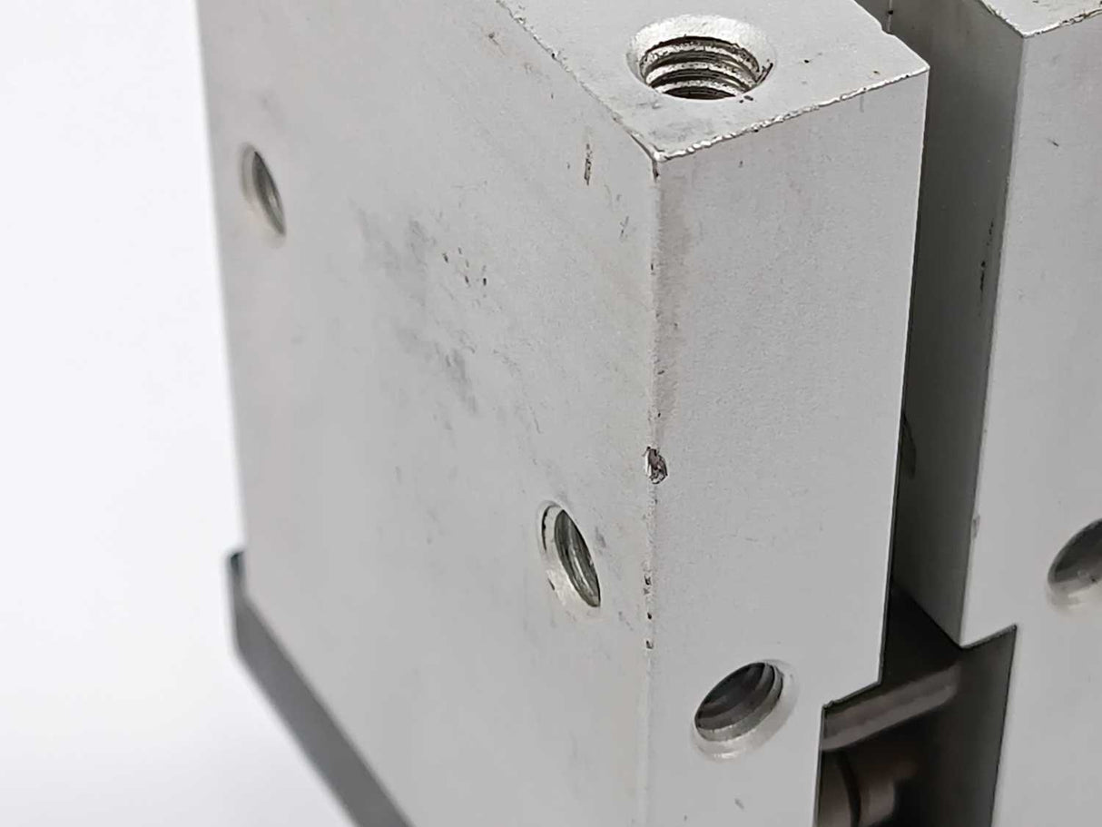 SMC MHQ2-25D Air Gripper