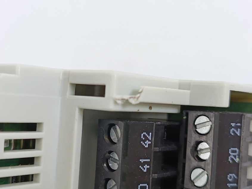 Honeywell W7704D1016 Excel 12 Multifunctional Controller