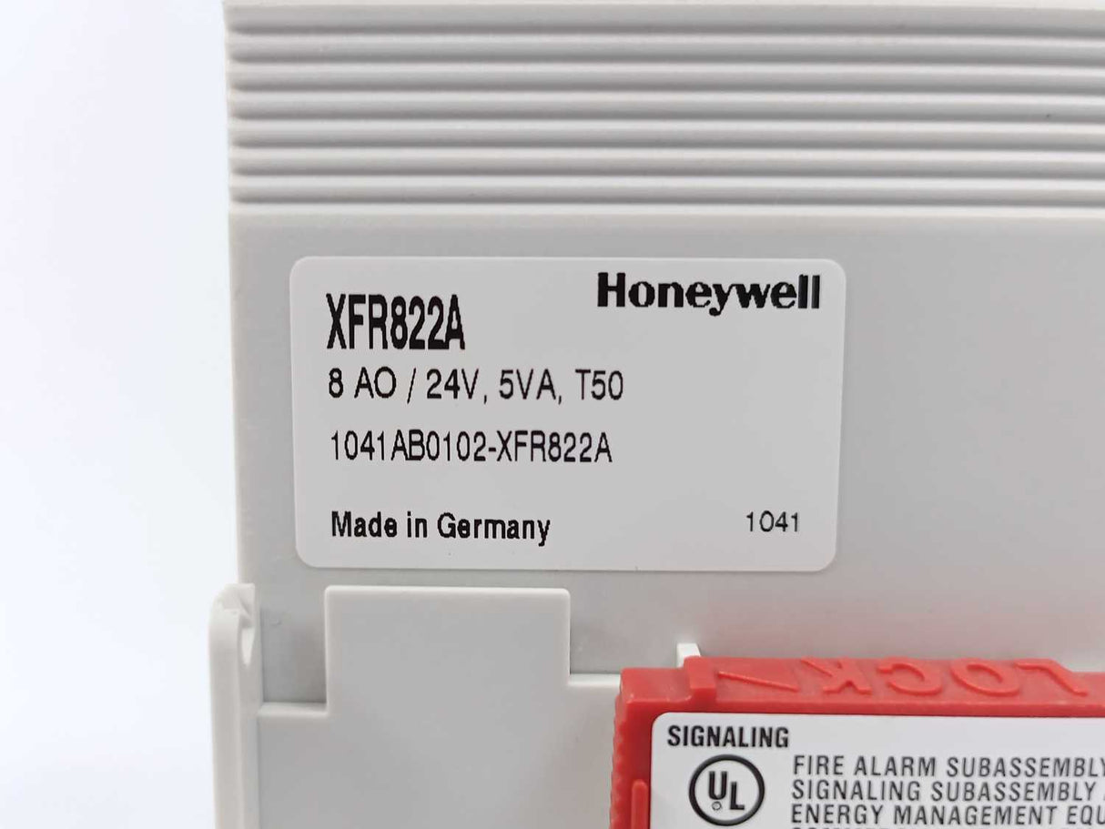 Honeywell XFR822A Analog Output Module w/ XS821-22 Base