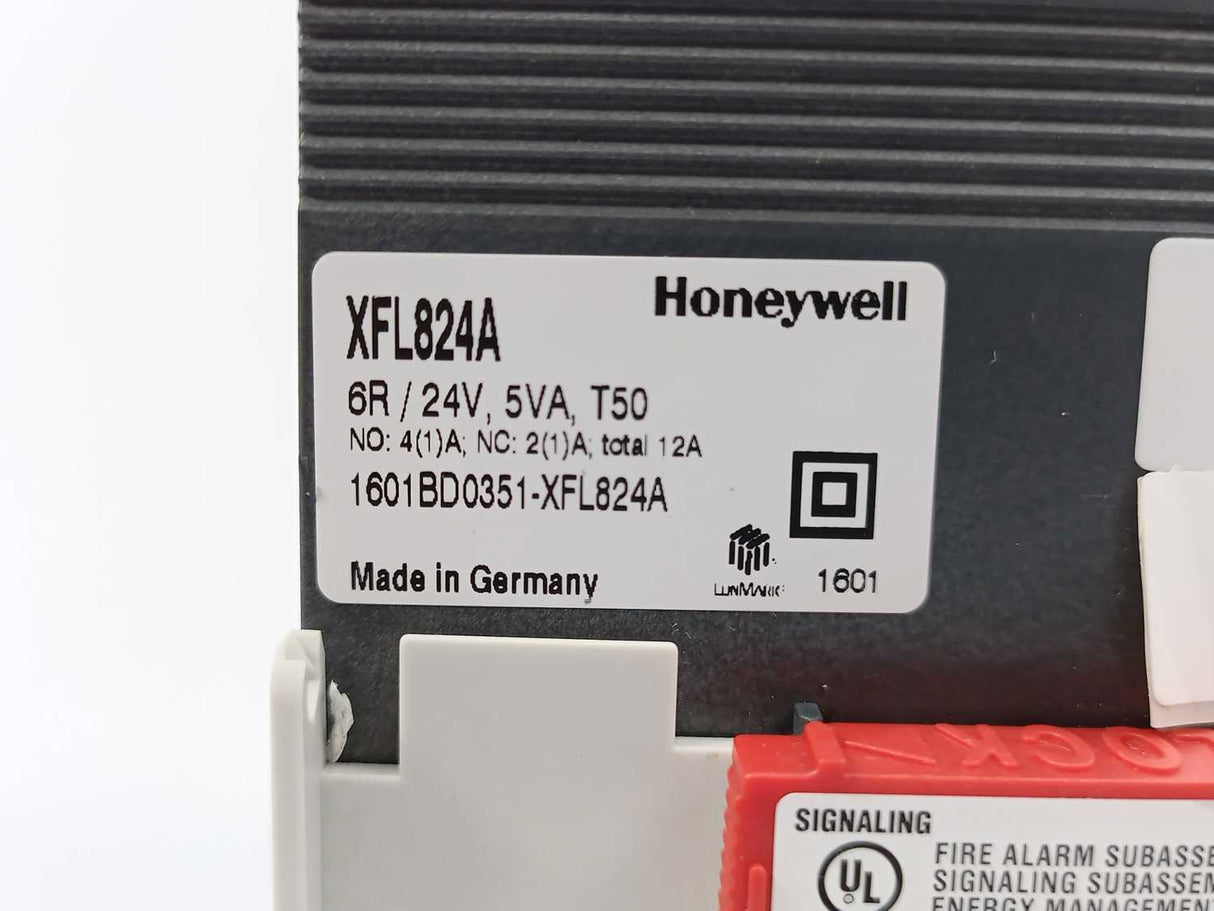 Honeywell XFL824A Binary Input Module w/ XS824-25 Base