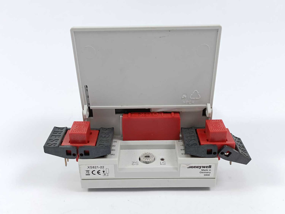 Honeywell XFL821A Analog Input Module With base XS821-22