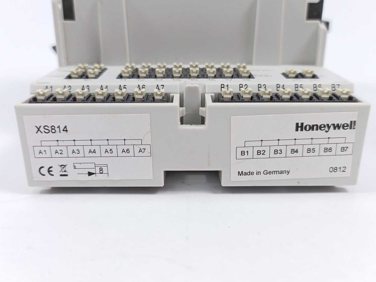 Honeywell XFL821A Analog Input Module With base XS821-22