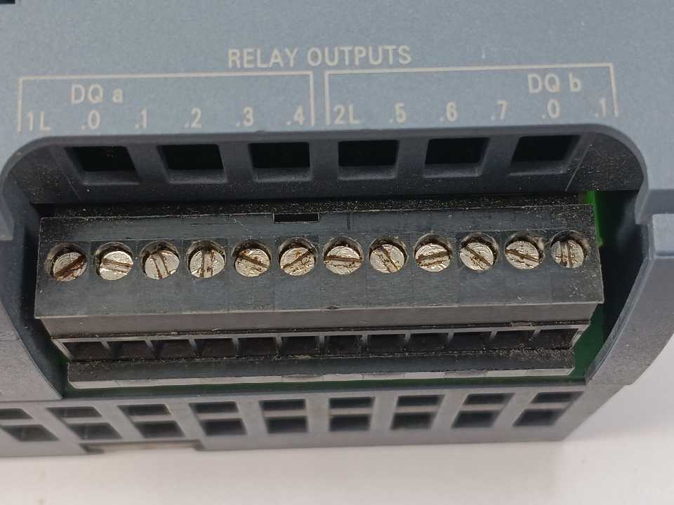 Siemens 6ES7 214-1HE30-0XB0 SIMATIC S7-1200 CPU 1214C DC/DC/RLY