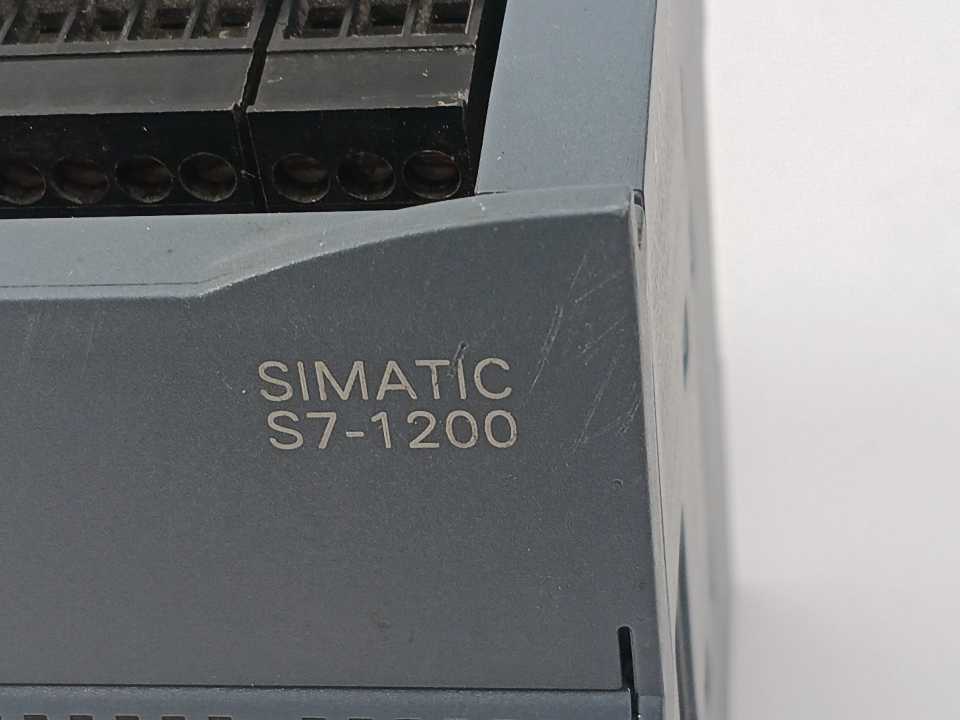 Siemens 6ES7 214-1HE30-0XB0 SIMATIC S7-1200 CPU 1214C DC/DC/RLY