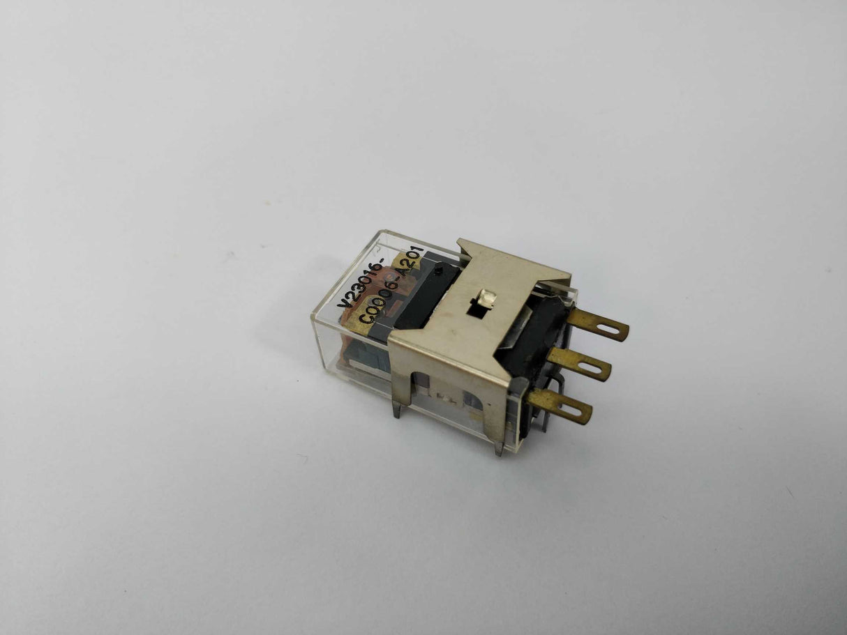 Siemens V23016-C0006-A201 Miniature Power Relay. Coil type 24VDC