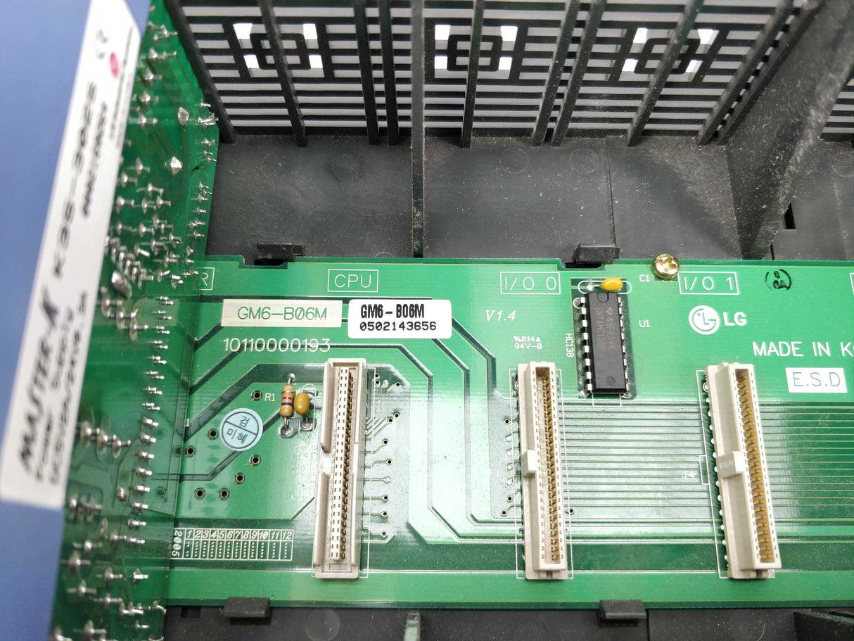 LG GM6-B06M Rack with K3S-302S AND K3Y-201S Programmable logic controller
