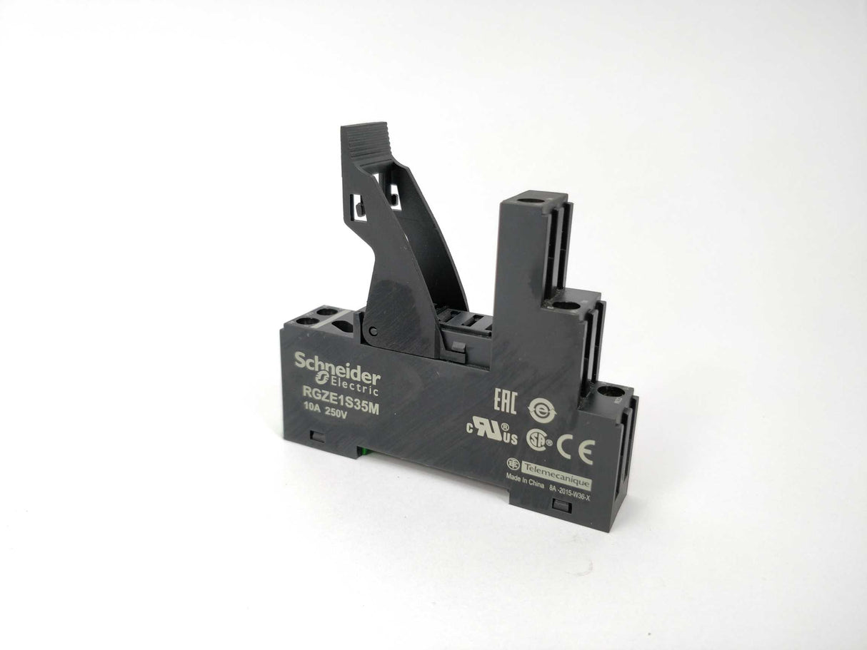 Schneider Electric RGZE1S35M Socket 10pcs