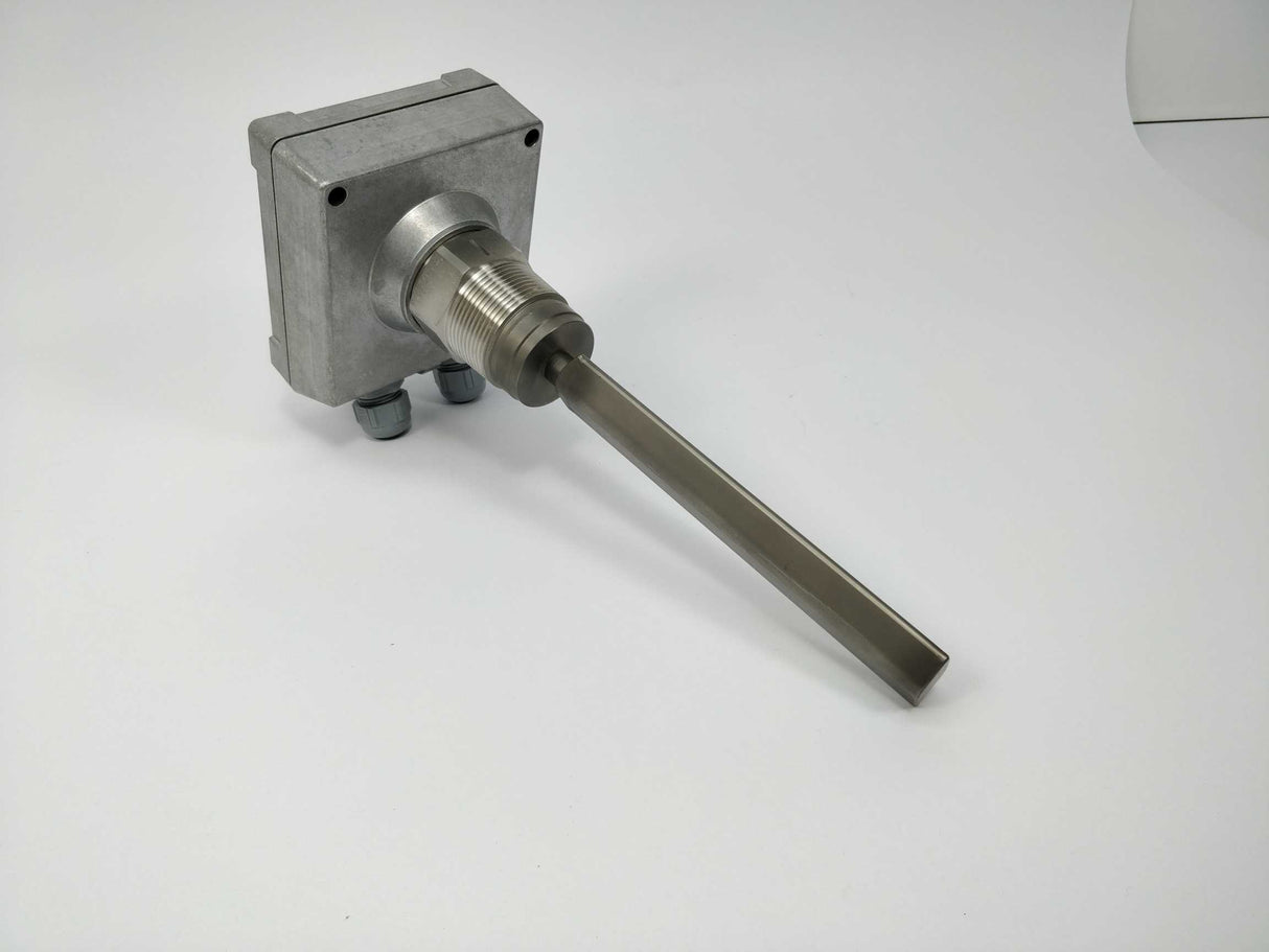 PZP 9-8301 1-½ DIN Monitor Piezoelectric vibratory probe