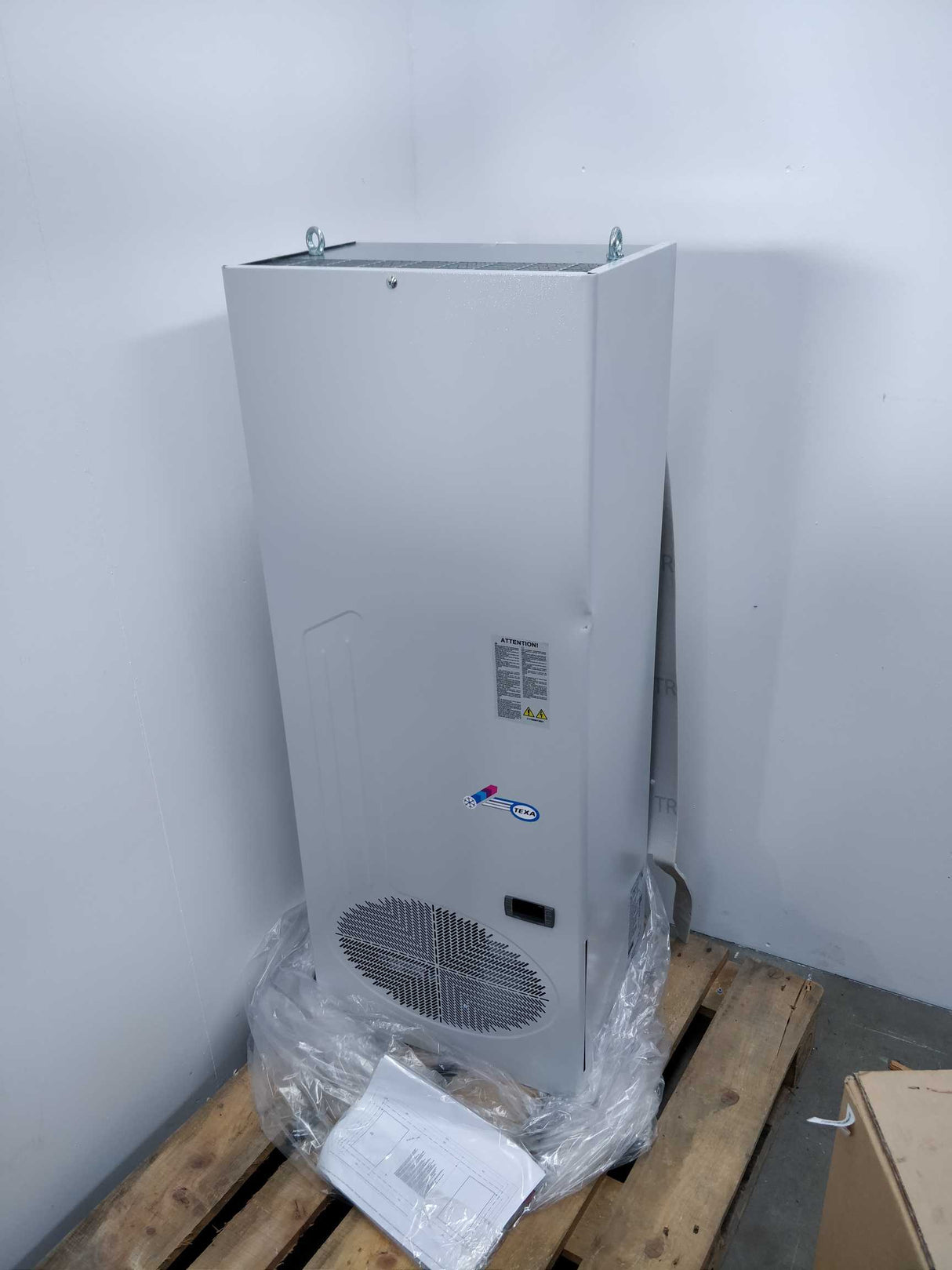 Texa Industries EGO40LT1B Air conditioner