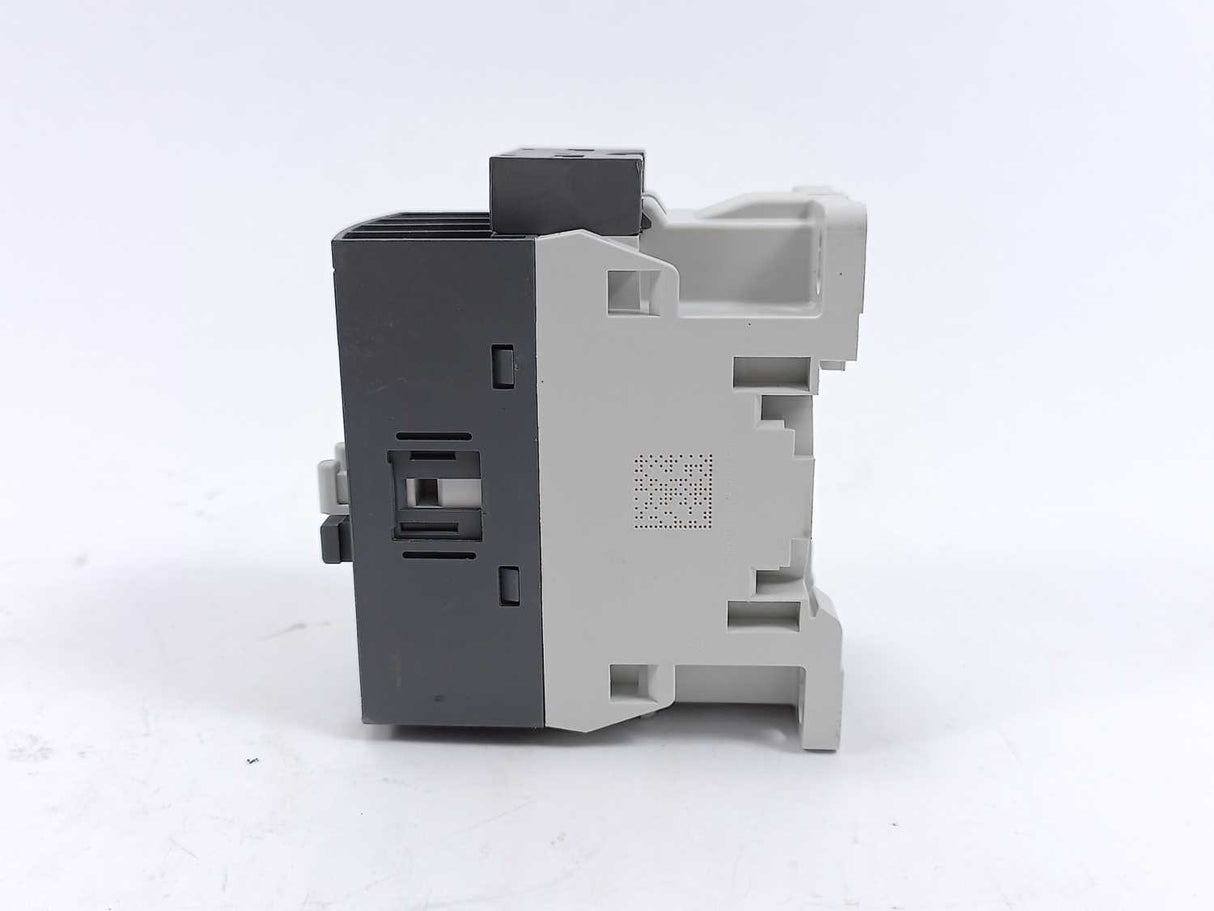 ABB AF09Z-22-00-21 1SBL136501R2100 4 Pole Contactor 20-60 VDC Coil