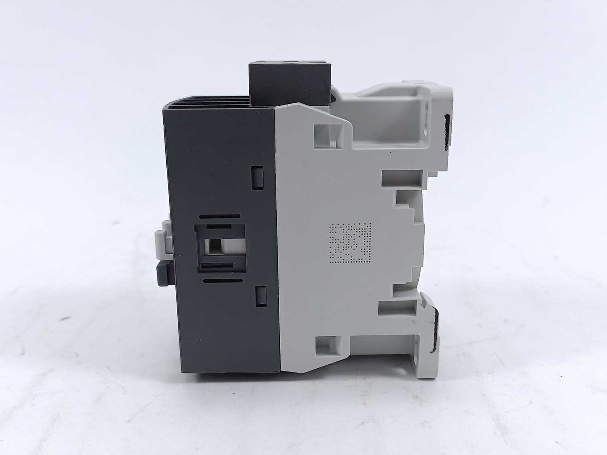 ABB AF09Z-22-00-21 1SBL136501R2100 4 Pole Contactor 20-60 VDC Coil