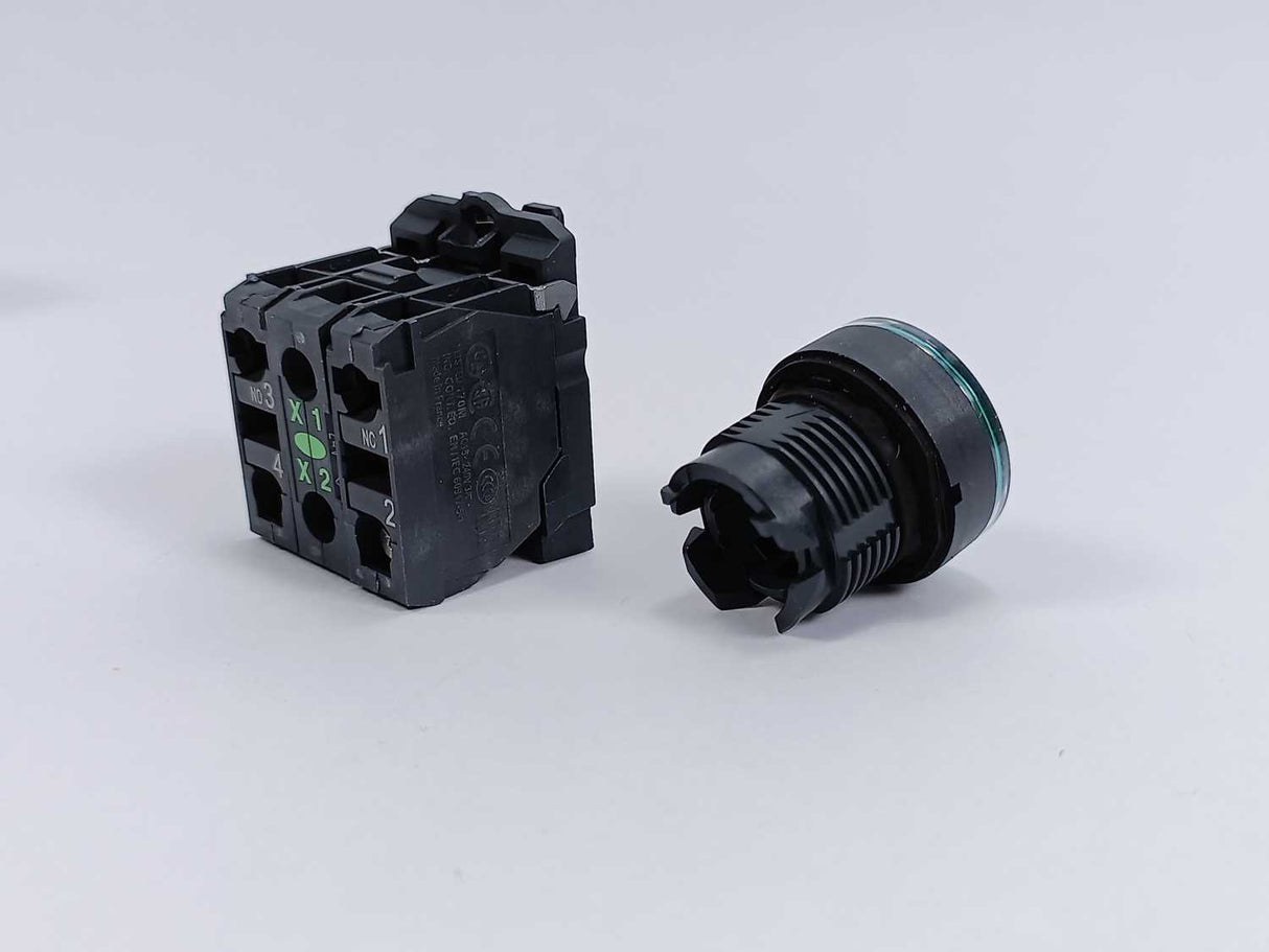 Schneider Electric XB5AW33B5 Push Button