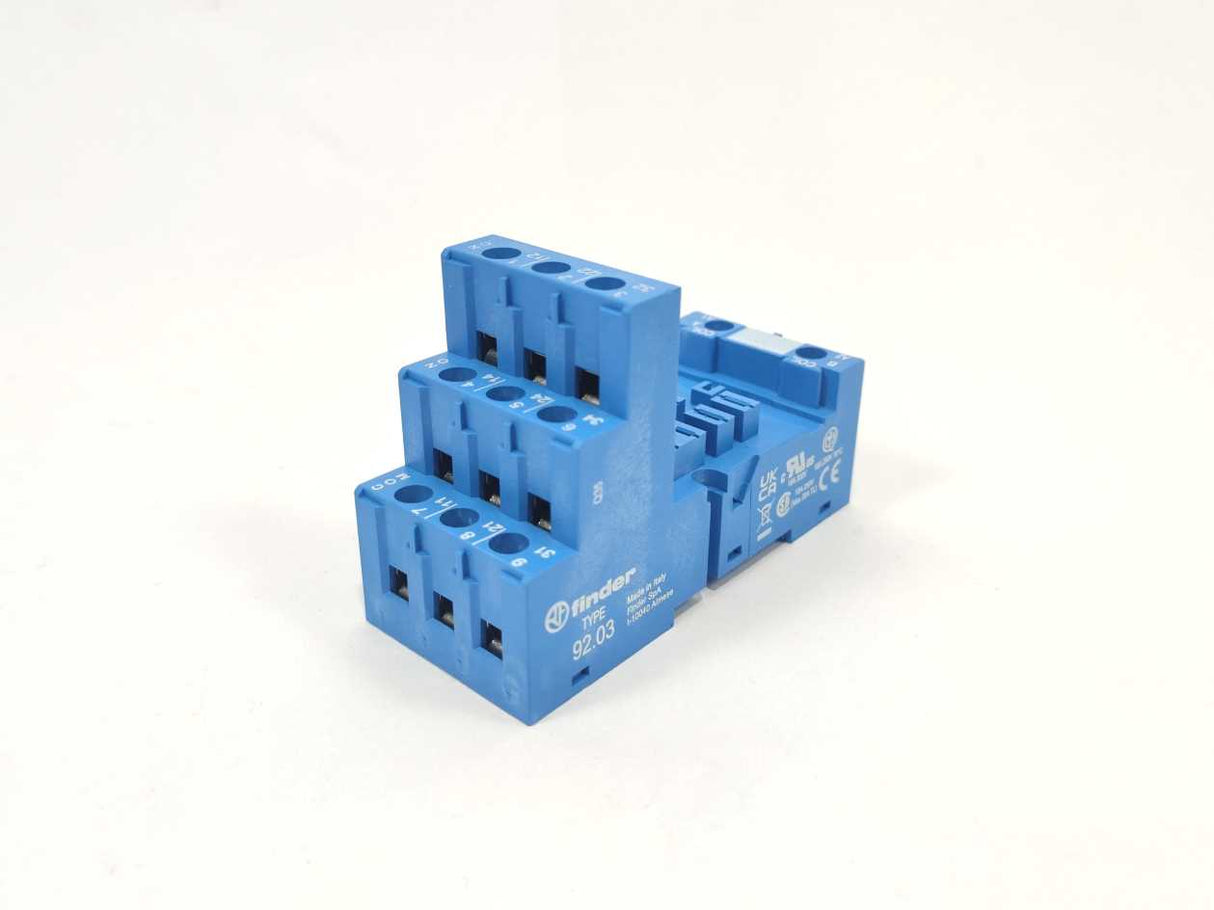 Finder 92.03 Socket with screw clamps 8pcs