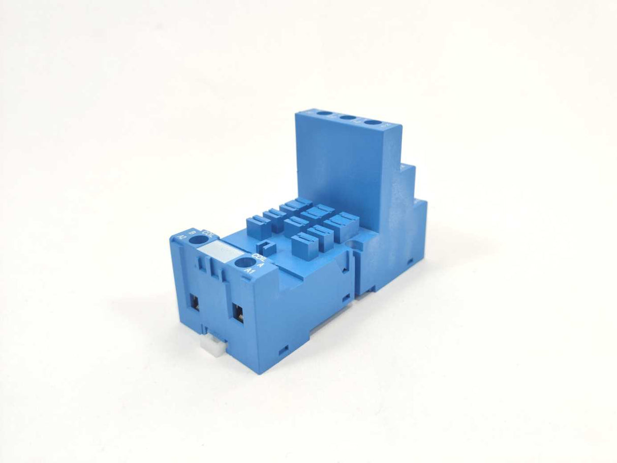 Finder 92.03 Socket with screw clamps 8pcs