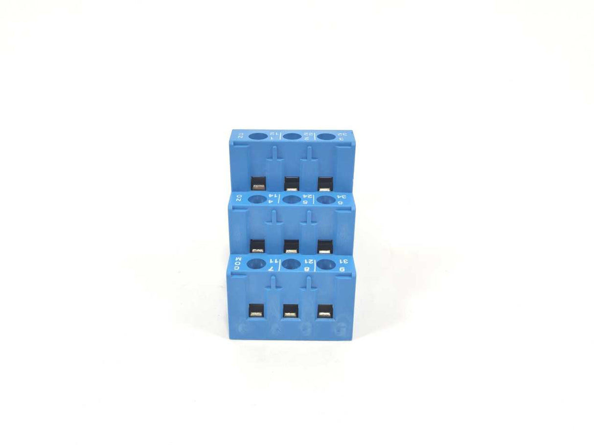 Finder 92.03 Socket with screw clamps 8pcs