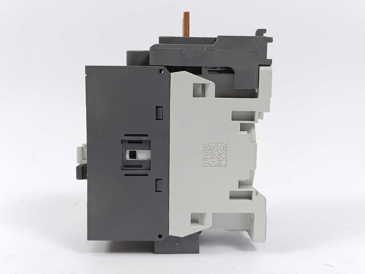 ABB AF38-30-00-11 24-60V50/60HZ 20-60VDC Contactor