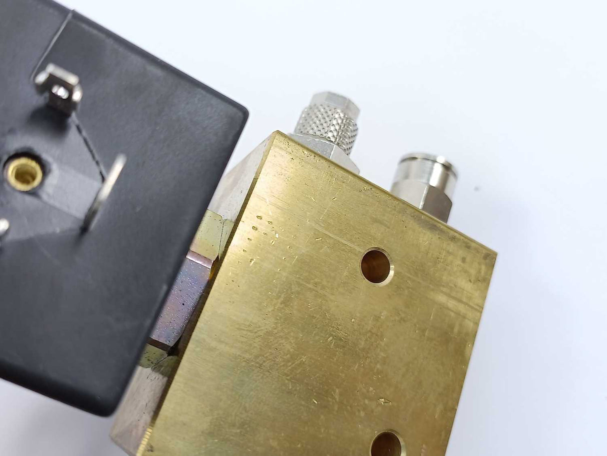 ASCO SCG327B001 General Service Solenoid Valve