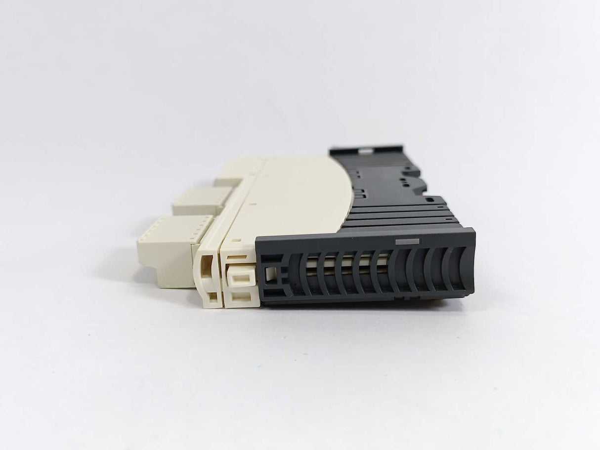 Schneider Electric STBDDO3410 Standard Digital Output Module w/ STB XBA 1000