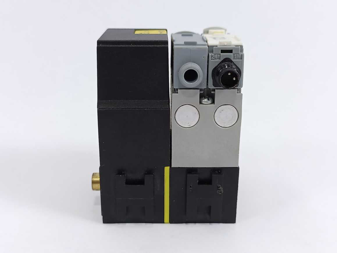 Parker P2D8V32C5 Valve Module Solenoid Pilot + P2M2BXV0A Intermediate Supply