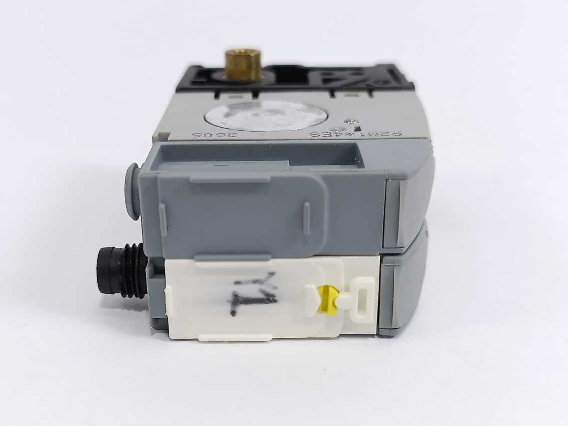 Parker P2D8V32C5 Valve Module Solenoid Pilot